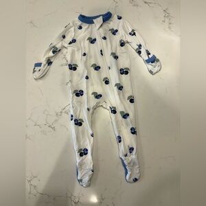 Kytebaby Footie Onesie Blueberries NWOT 0-3 months NWOT
